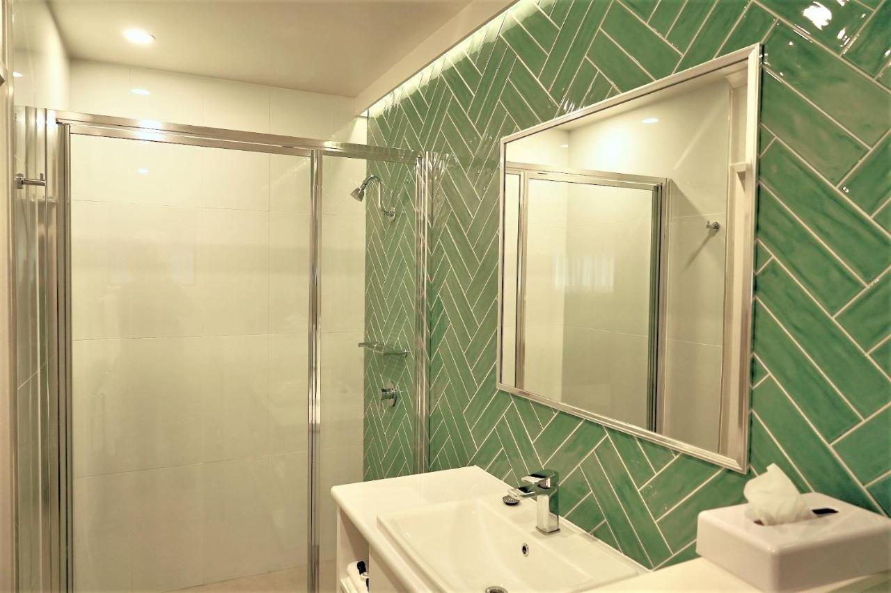Studio QUAD Room Kitchenette