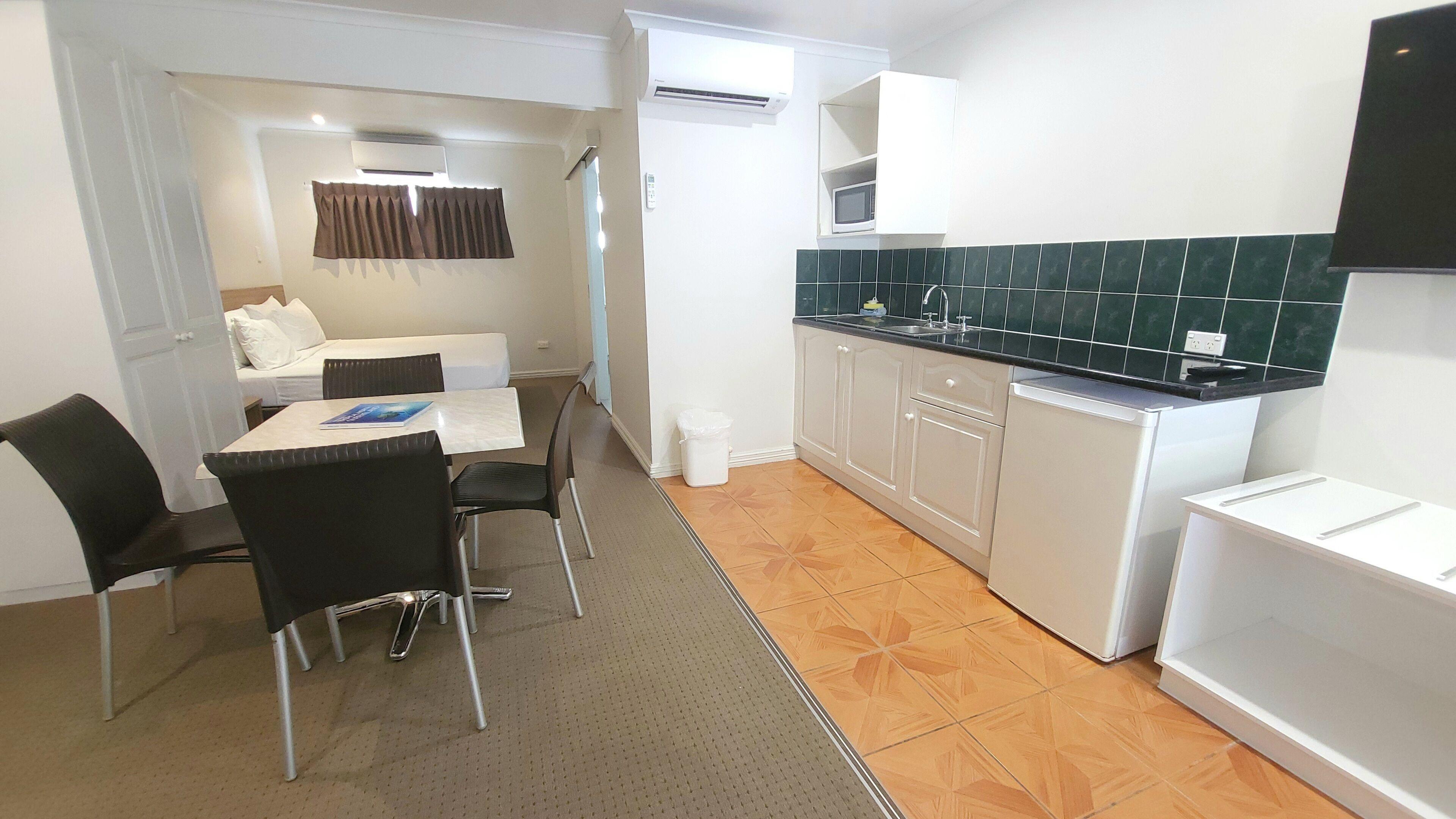 Studio QUAD Room Kitchenette